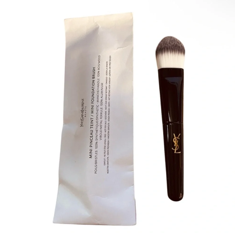 YSL Mini Foundation Brush – Travel Size ✨